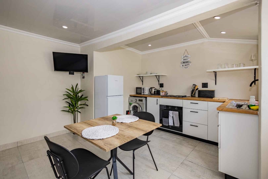 To Let 1 Bedroom Property for Rent in Oakdale Western Cape